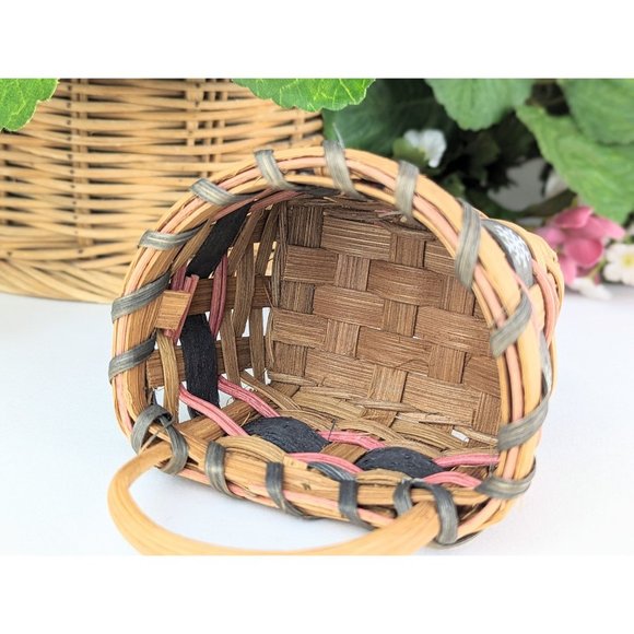 Small Woven Wood Hanging Basket Winter Decor Decorative Woven Basket Pink Blue - Picture 4 of 8